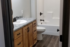 1591-grasslands-spec-guest-bathroom